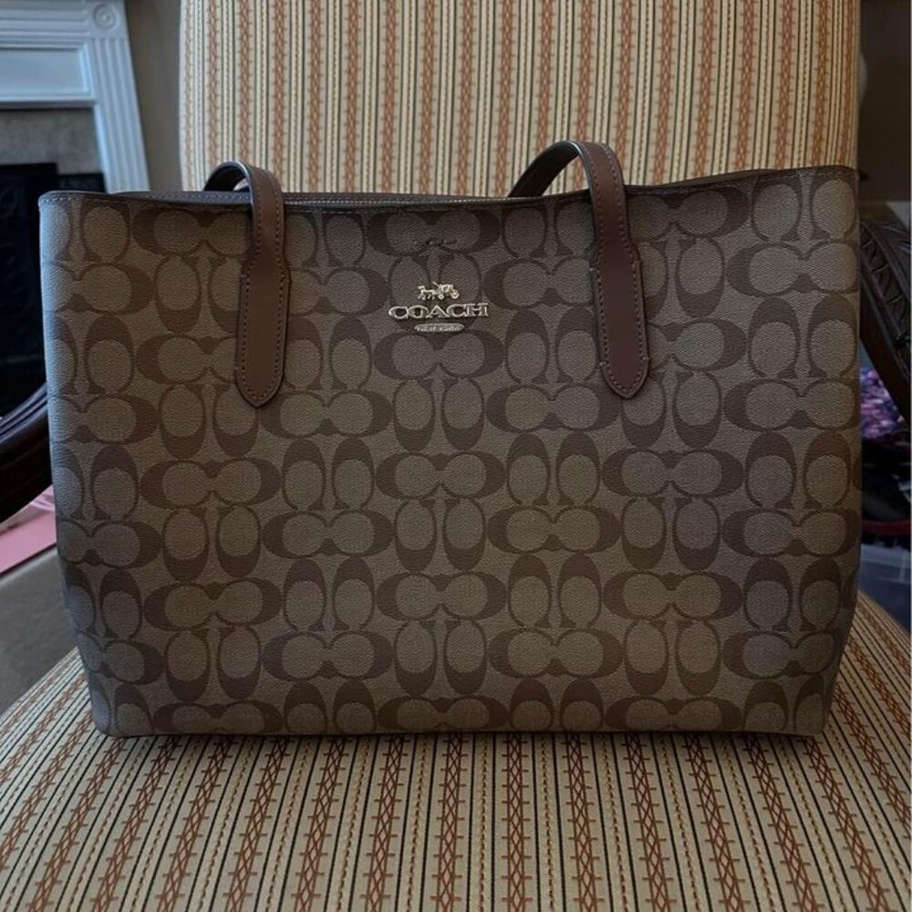 COACH F79987 Signature Avenue Tote Khaki Brown Coated Canvas Business Handbag